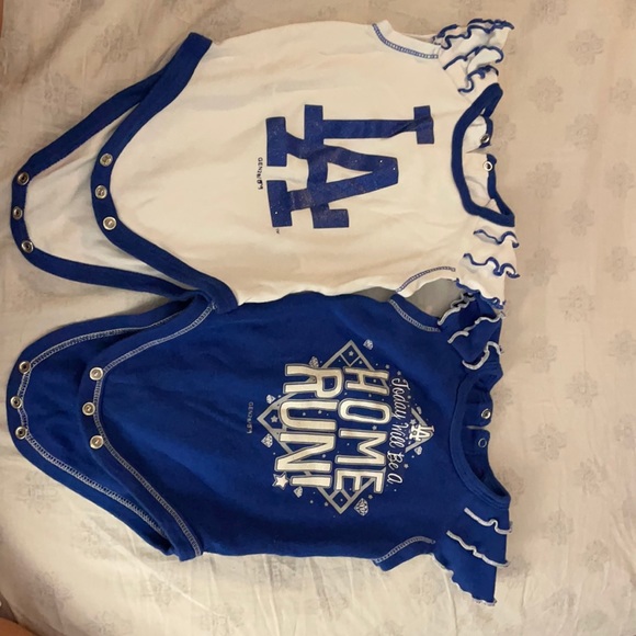 Dodgers onesies 0-3 months - Picture 2 of 3
